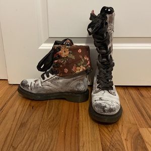 Dr. Martens 1914 Triumph fold over floral boots